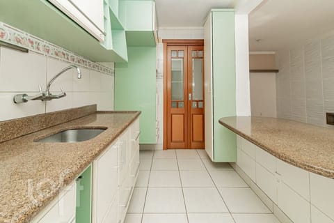 Image 19 - 256909